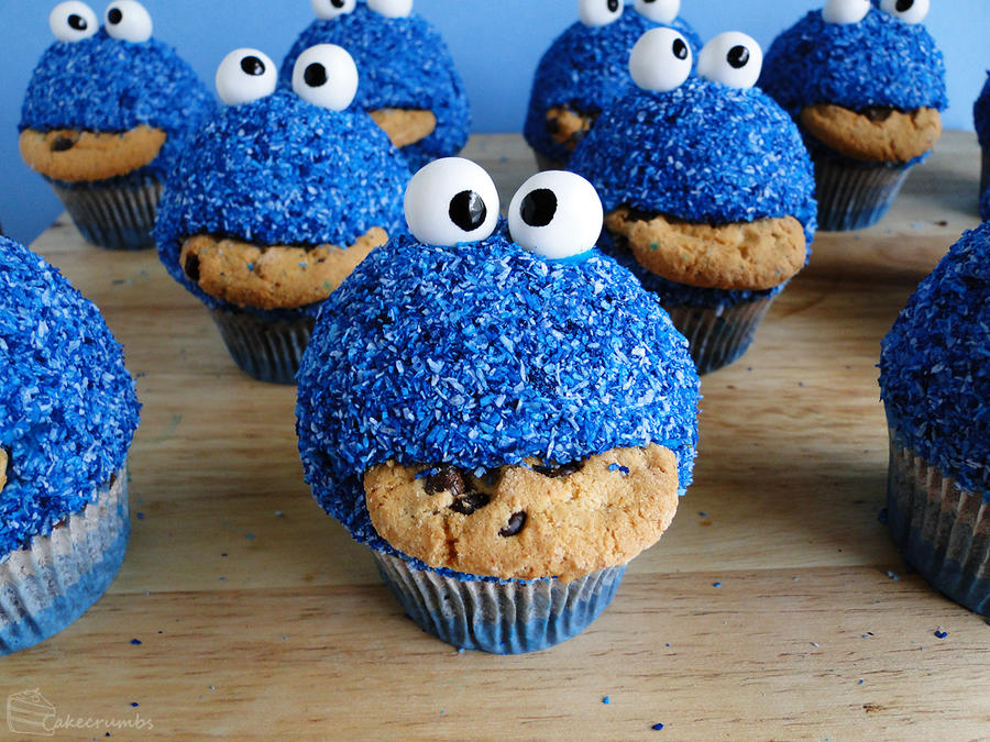 Cookie Monster Cupcakes by cakecrumbs